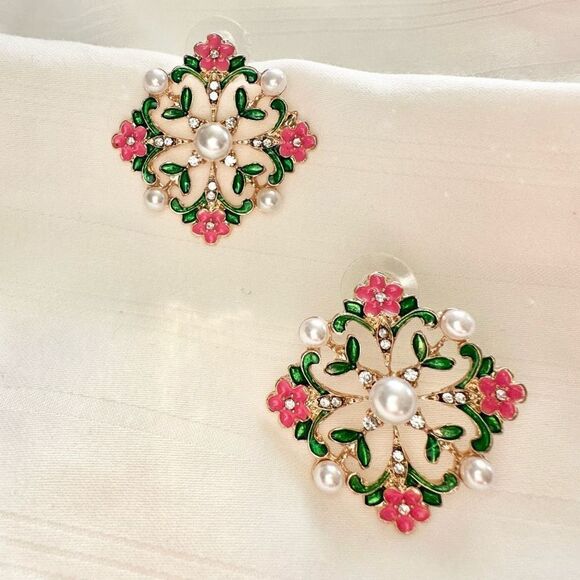 Pink and Green Flower wall tile with pearl earrings ￼ - Picture 1 of 4